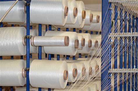  Polyester İplikleri: Tekstil Dünyasının Çok Yönlü Kahramanı mı?